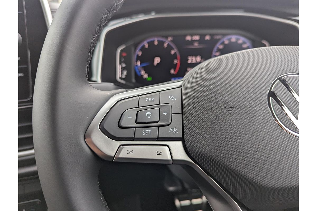 2025 Volkswagen T-Roc 140TSI R-Line D11