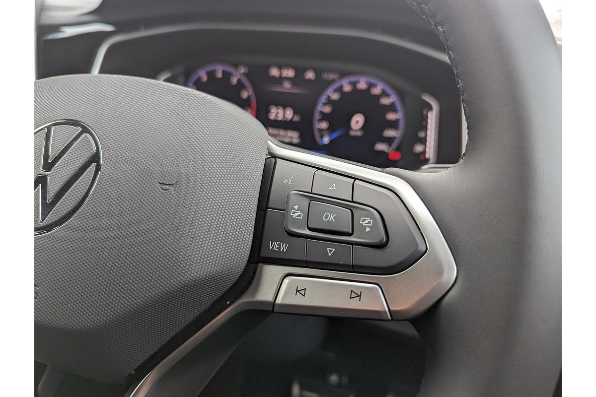 2025 Volkswagen T-Roc 140TSI R-Line D11