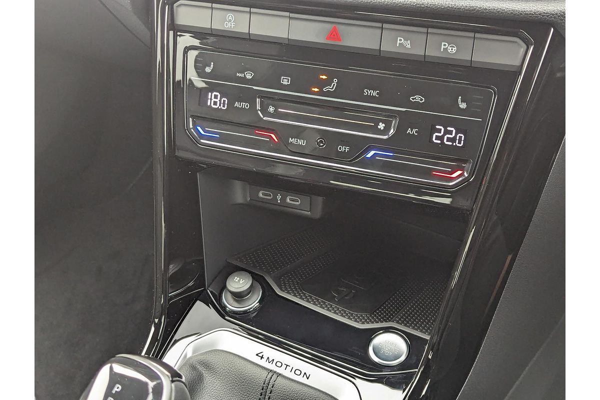 2025 Volkswagen T-Roc 140TSI R-Line D11