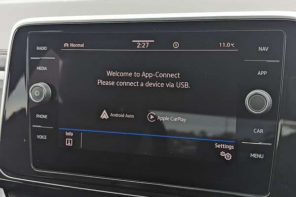 2025 Volkswagen T-Roc 140TSI R-Line D11