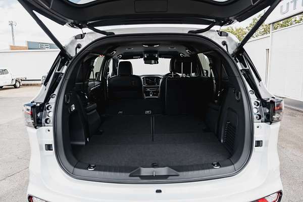 2025 Isuzu MU-X X-TERRAIN