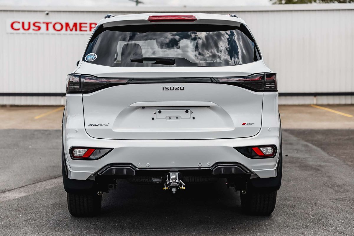 2025 Isuzu MU-X X-TERRAIN