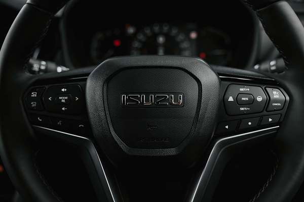 2025 Isuzu MU-X X-TERRAIN