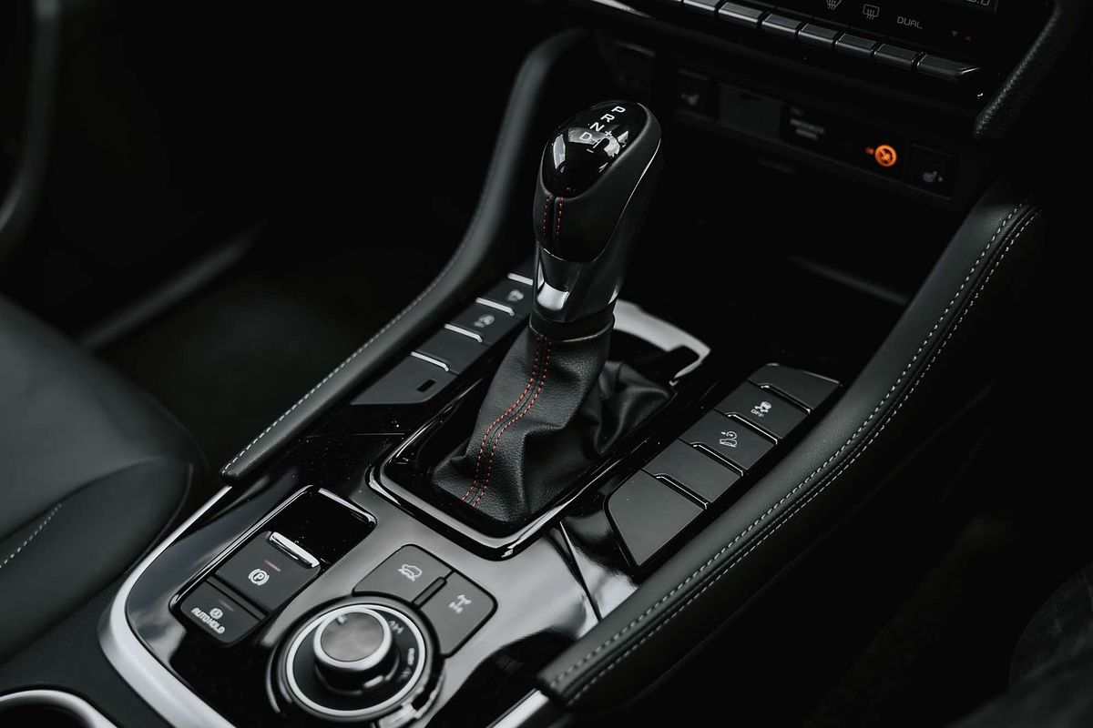 2025 Isuzu MU-X X-TERRAIN