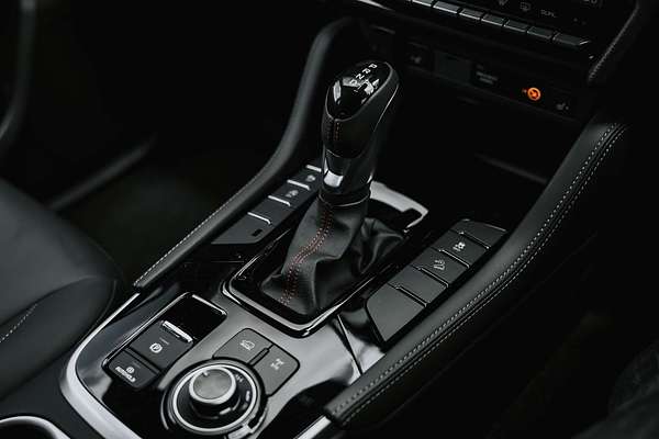 2025 Isuzu MU-X X-TERRAIN