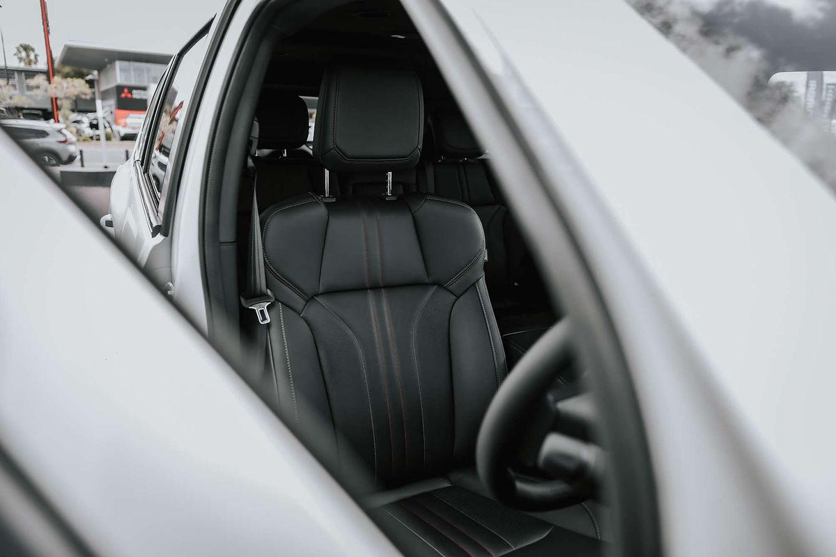 2025 Isuzu MU-X X-TERRAIN