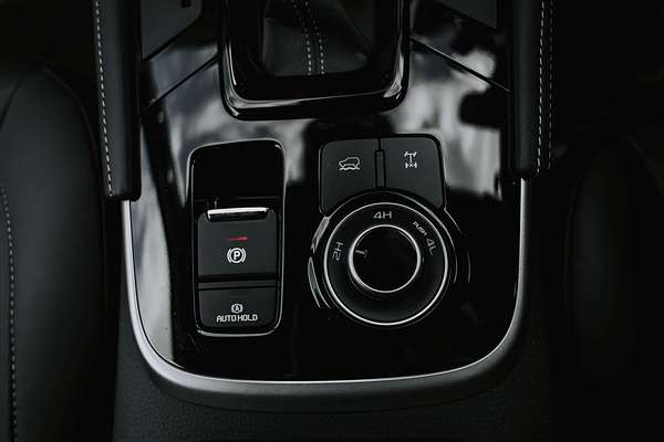 2025 Isuzu MU-X LS-T