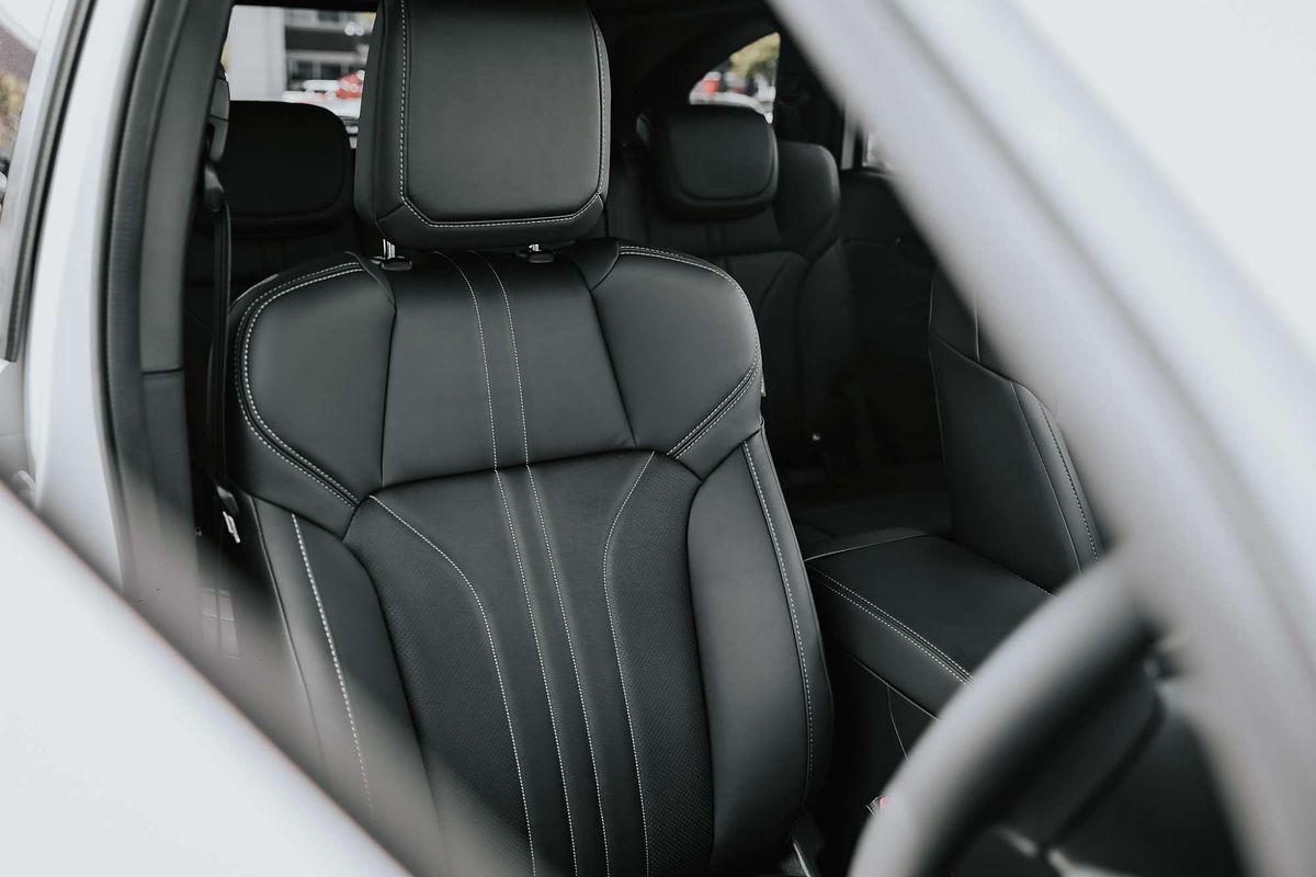 2025 Isuzu MU-X LS-T