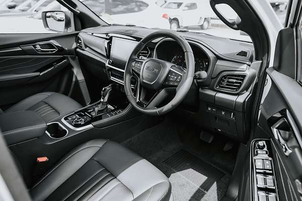 2025 Isuzu MU-X LS-T