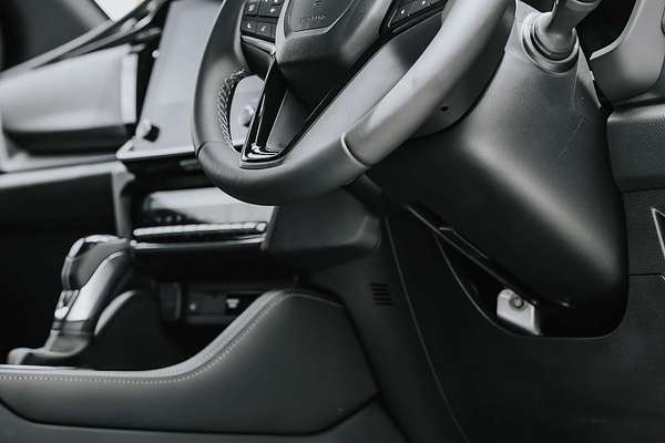 2025 Isuzu MU-X LS-T