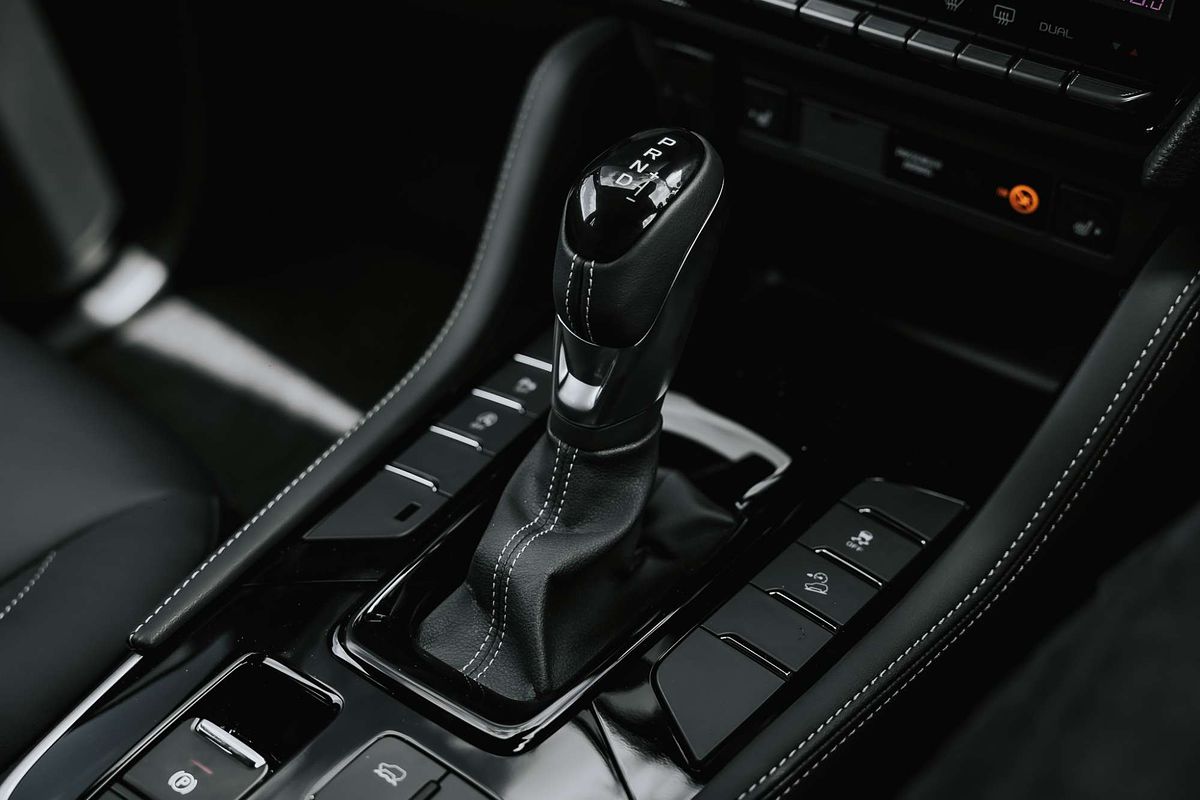 2025 Isuzu MU-X LS-T