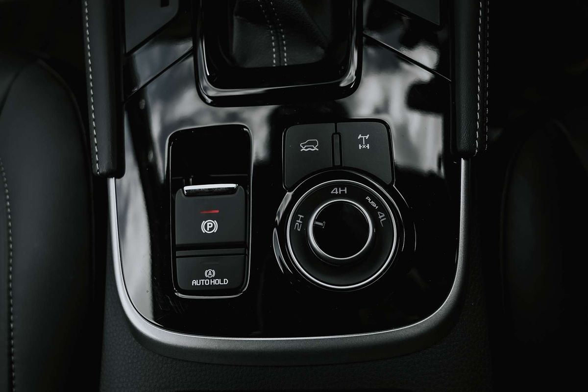 2025 Isuzu MU-X LS-T