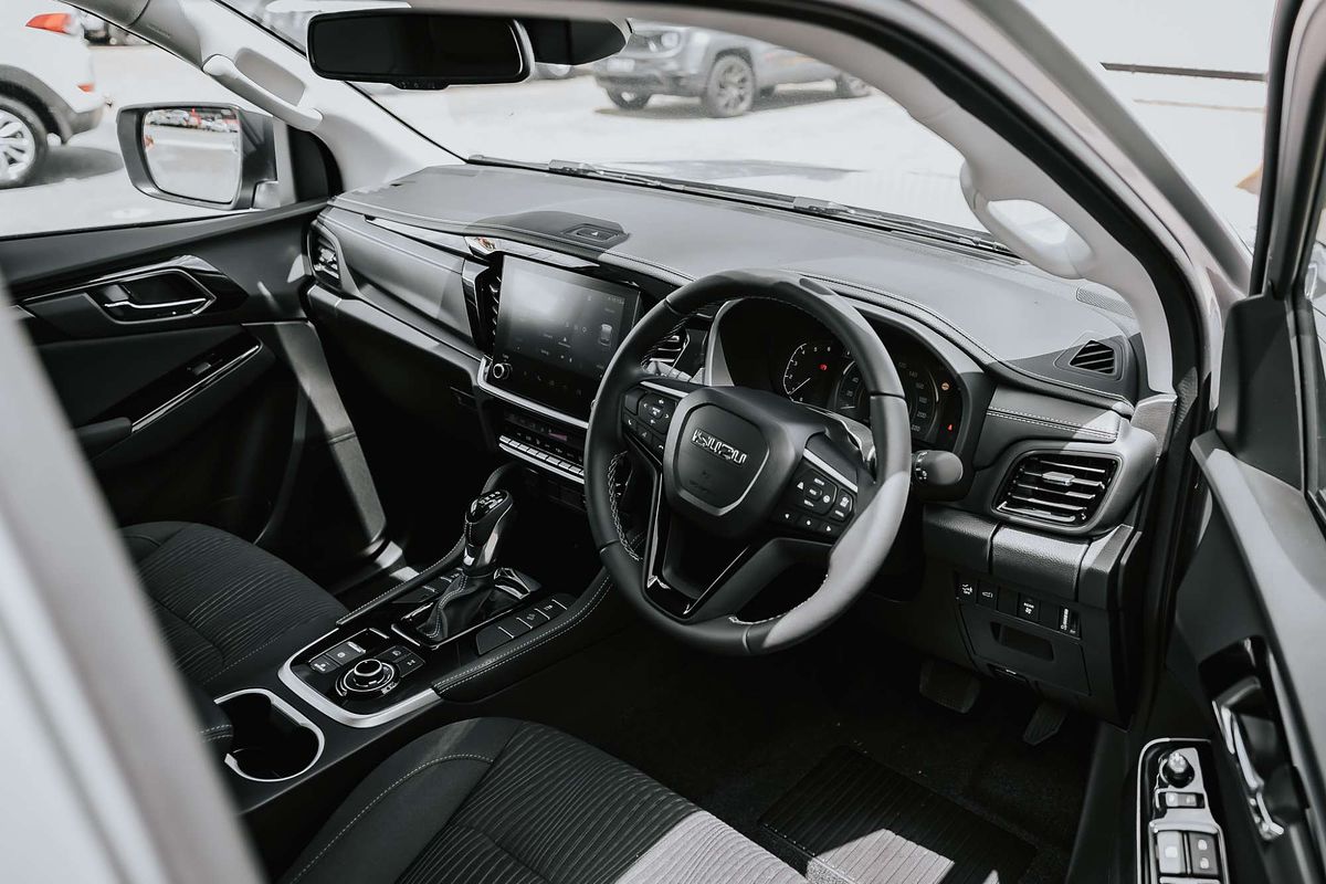 2025 Isuzu MU-X LS-U