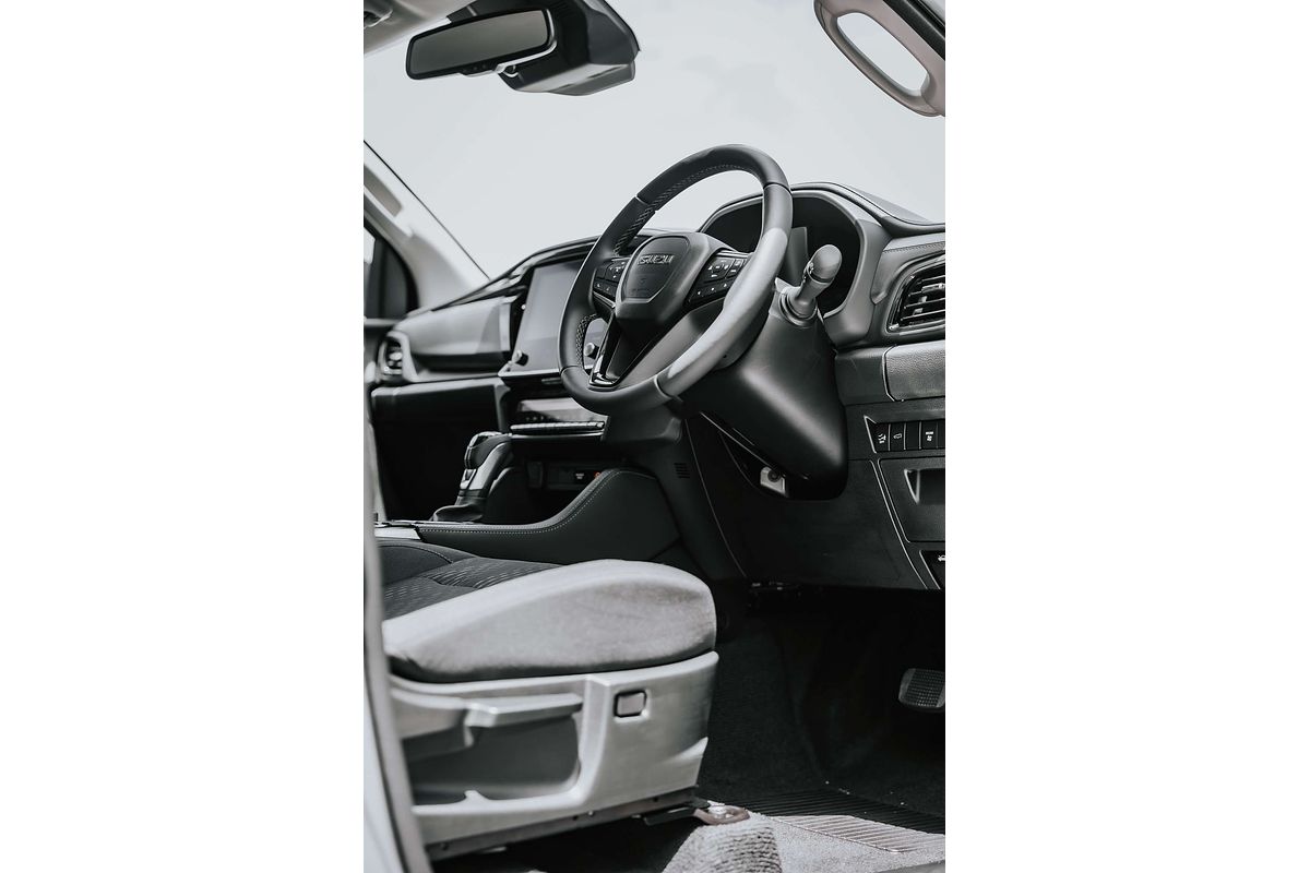 2025 Isuzu MU-X LS-U