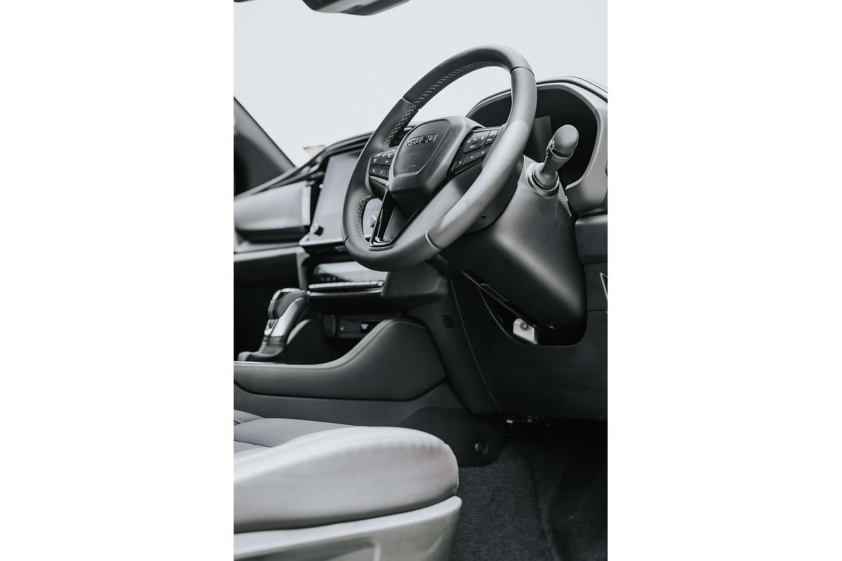 2025 Isuzu MU-X LS-T