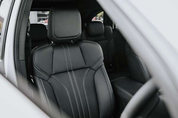 2025 Isuzu MU-X LS-T