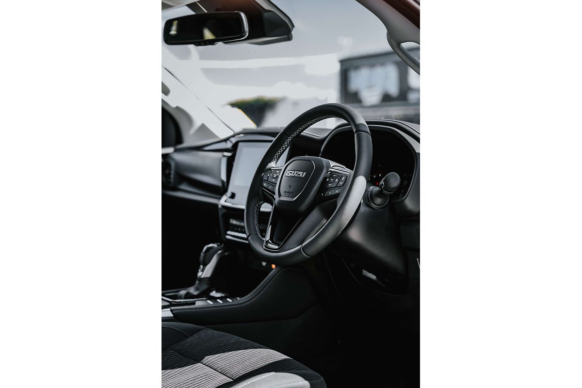 2025 Isuzu MU-X LS-U