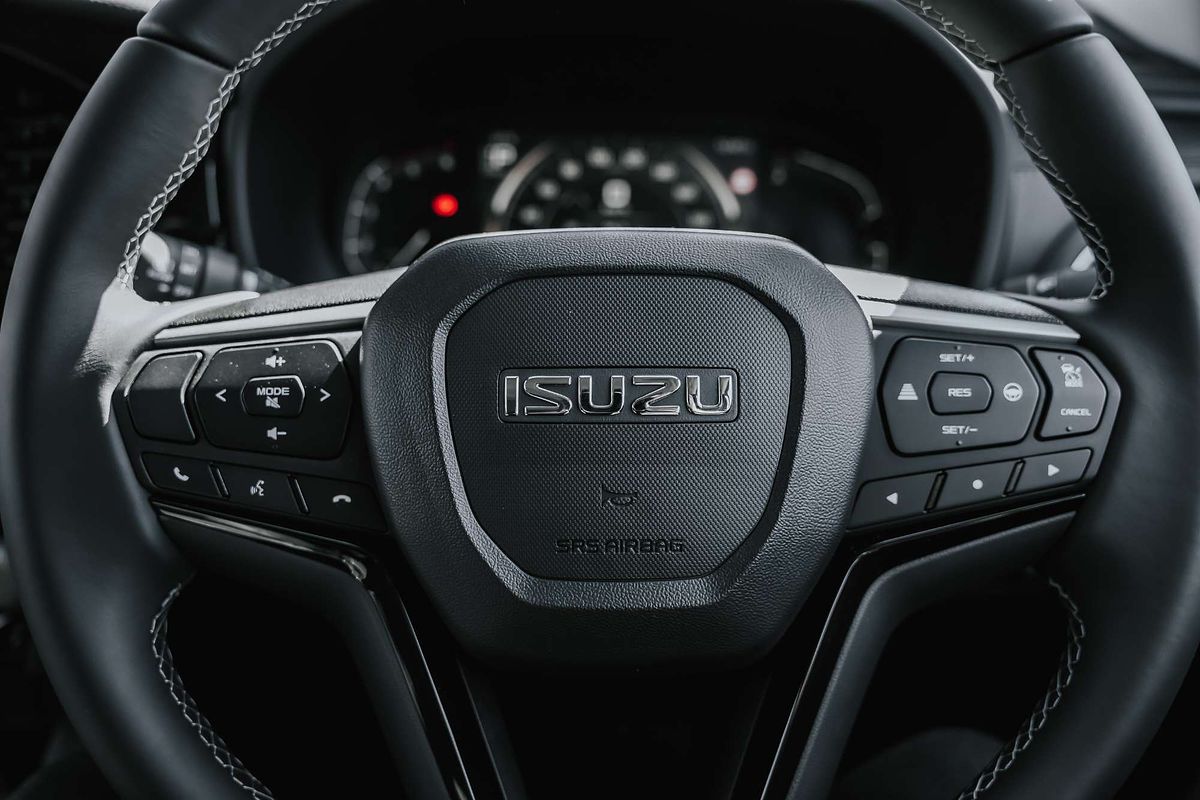 2025 Isuzu MU-X LS-U