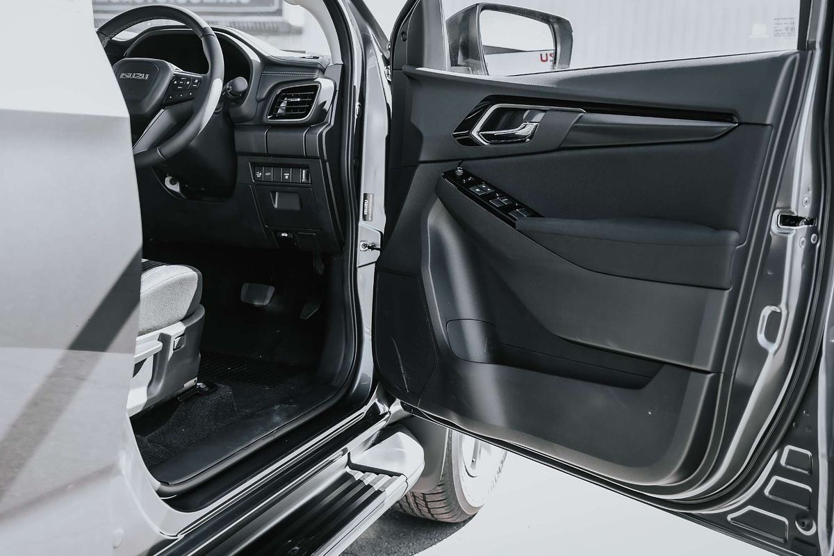 2025 Isuzu MU-X LS-U