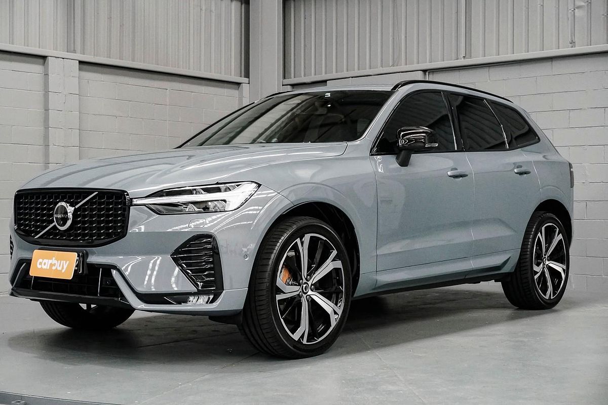 2022 Volvo XC60 B6 R-Design