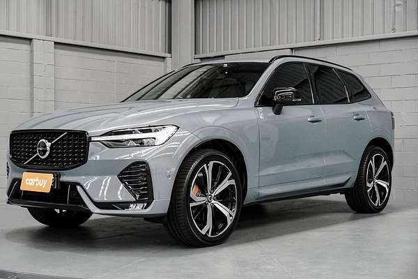 2022 Volvo XC60 B6 R-Design