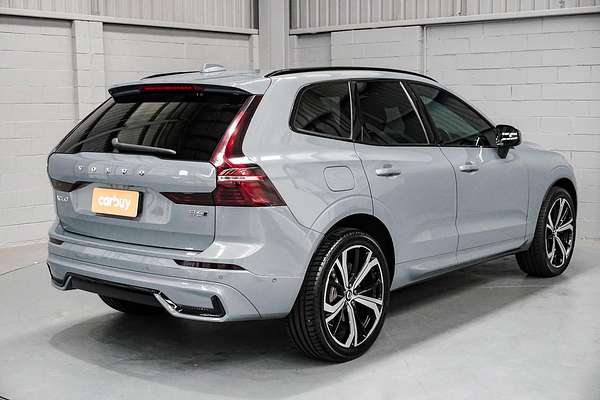 2022 Volvo XC60 B6 R-Design