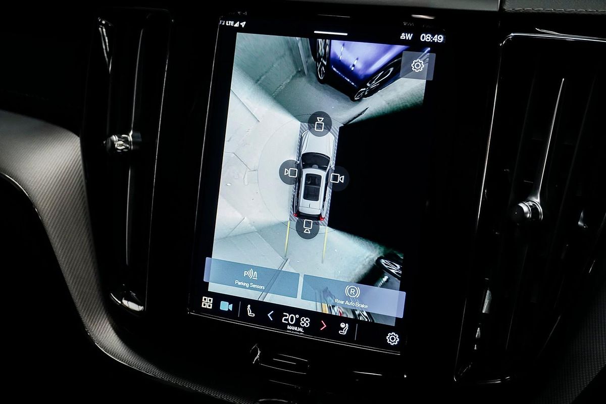 2022 Volvo XC60 B6 R-Design