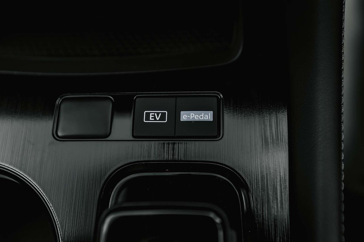 2025 Nissan X-TRAIL ST-L e-POWER T33