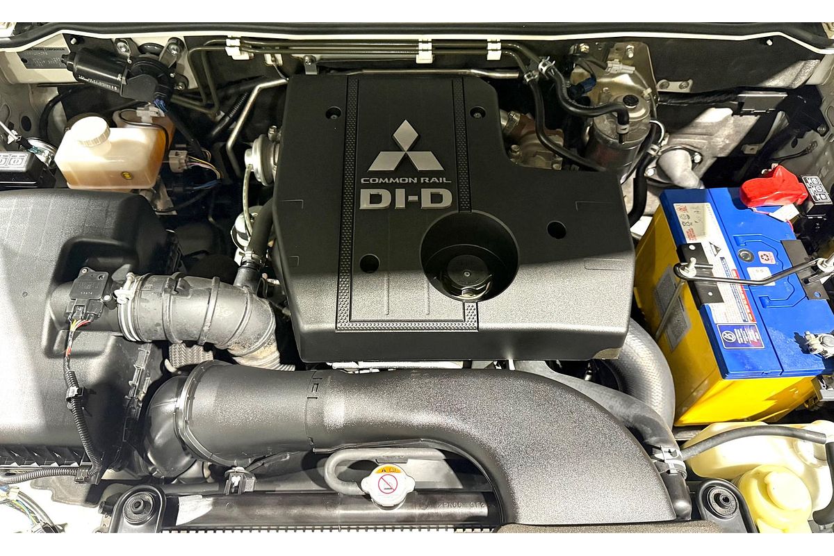 2018 Mitsubishi Pajero GLS NX