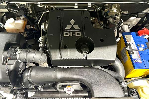 2018 Mitsubishi Pajero GLS NX