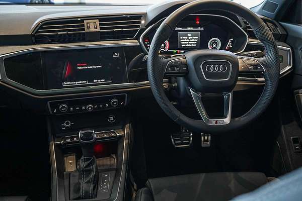 2025 Audi Q3 40 TFSI S line F3