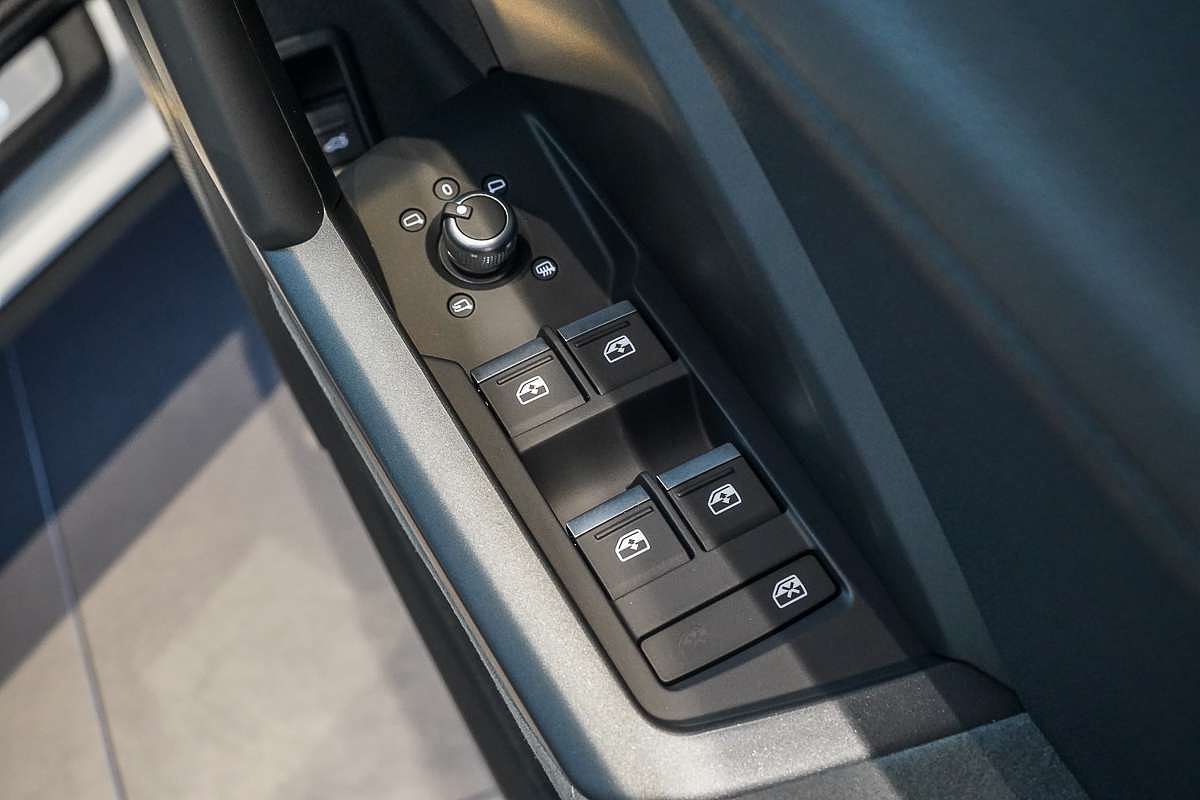 2025 Audi Q3 40 TFSI S line F3