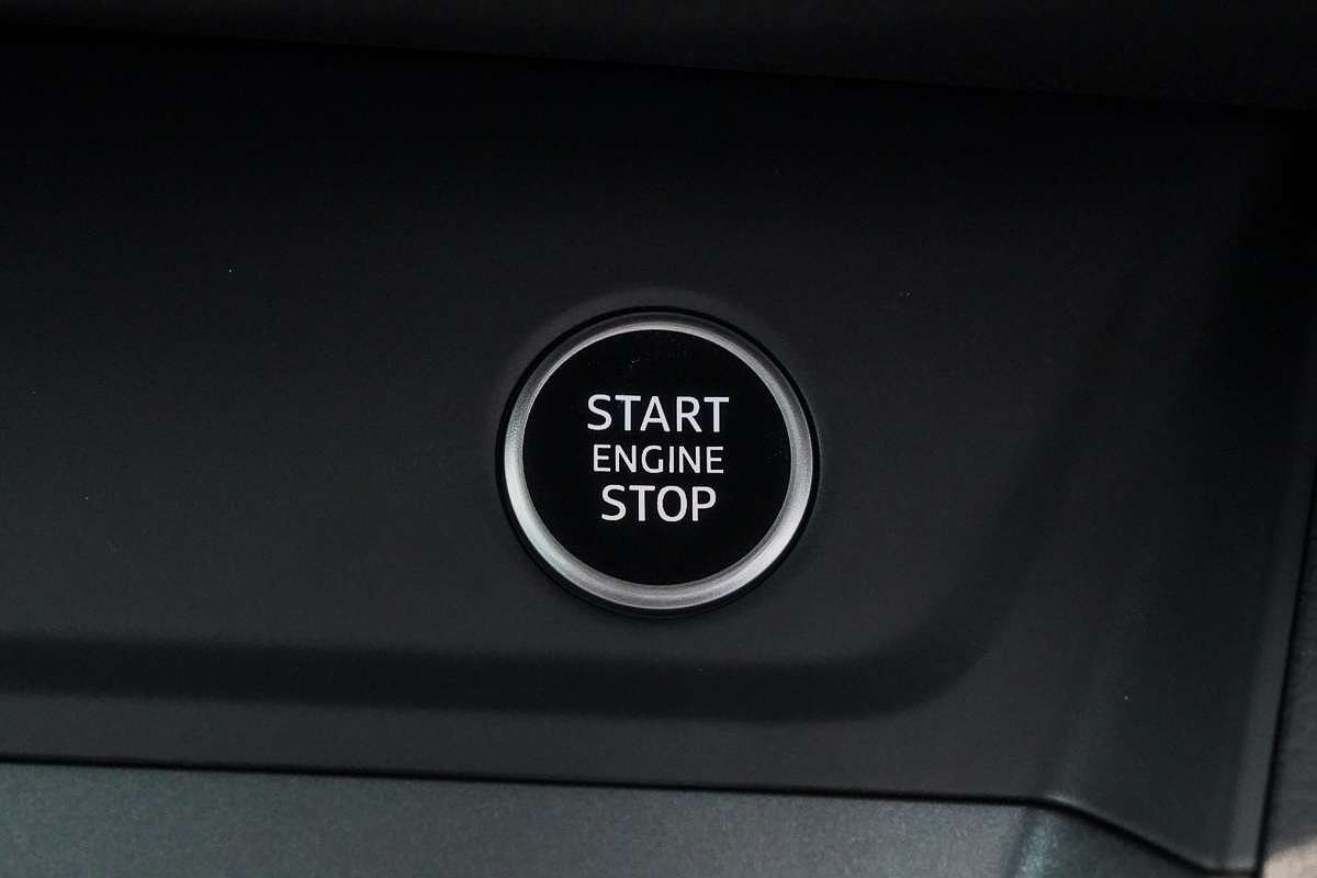 2025 Audi Q3 40 TFSI S line F3