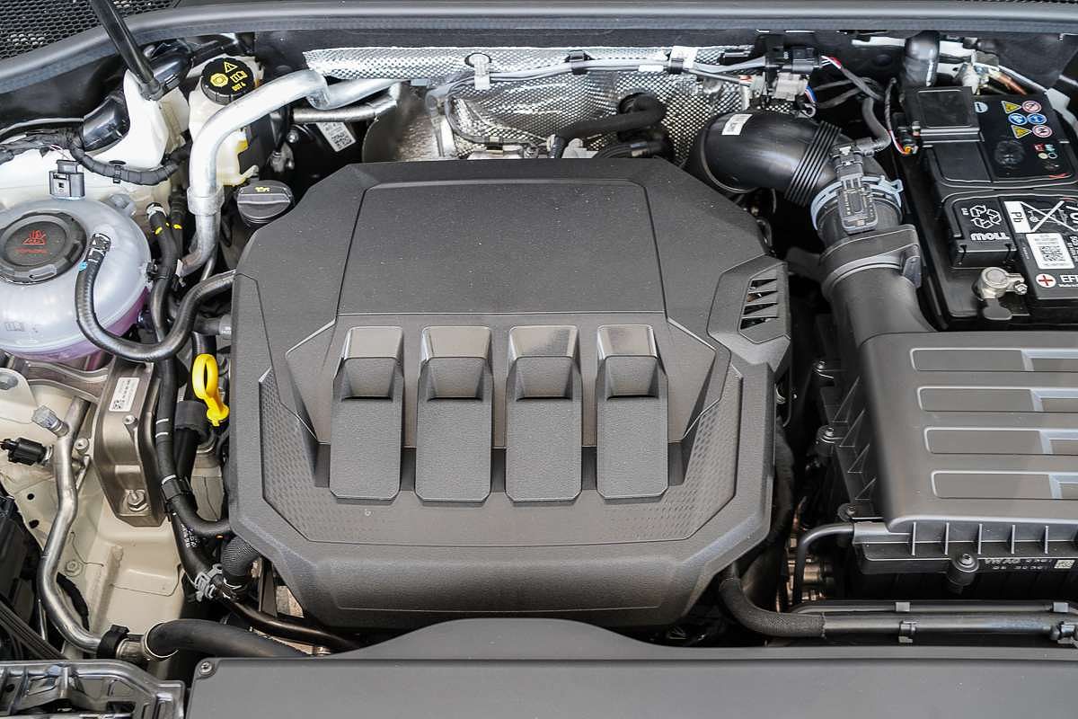 2025 Audi Q3 40 TFSI S line F3