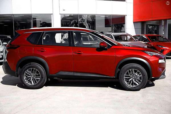 2025 Nissan X-TRAIL ST T33