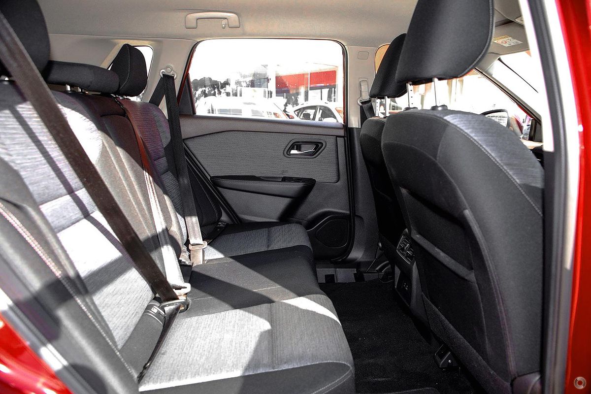 2025 Nissan X-TRAIL ST T33