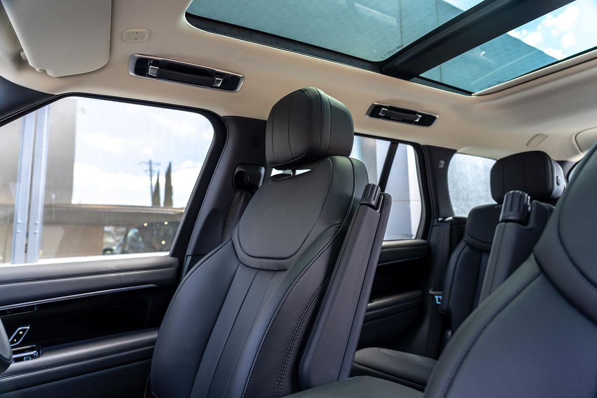 2025 Land Rover Range Rover D350 Autobiography L460 LWB