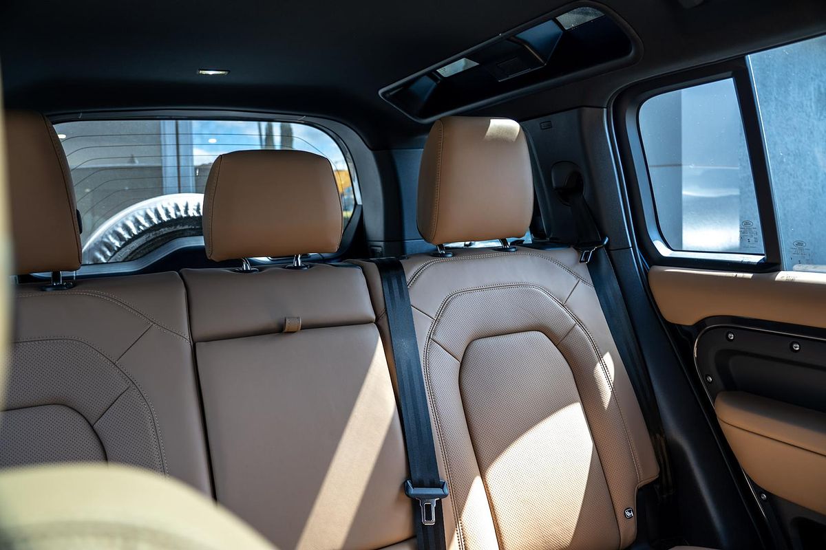 2025 Land Rover Defender 110 D350 X-Dynamic HSE L663