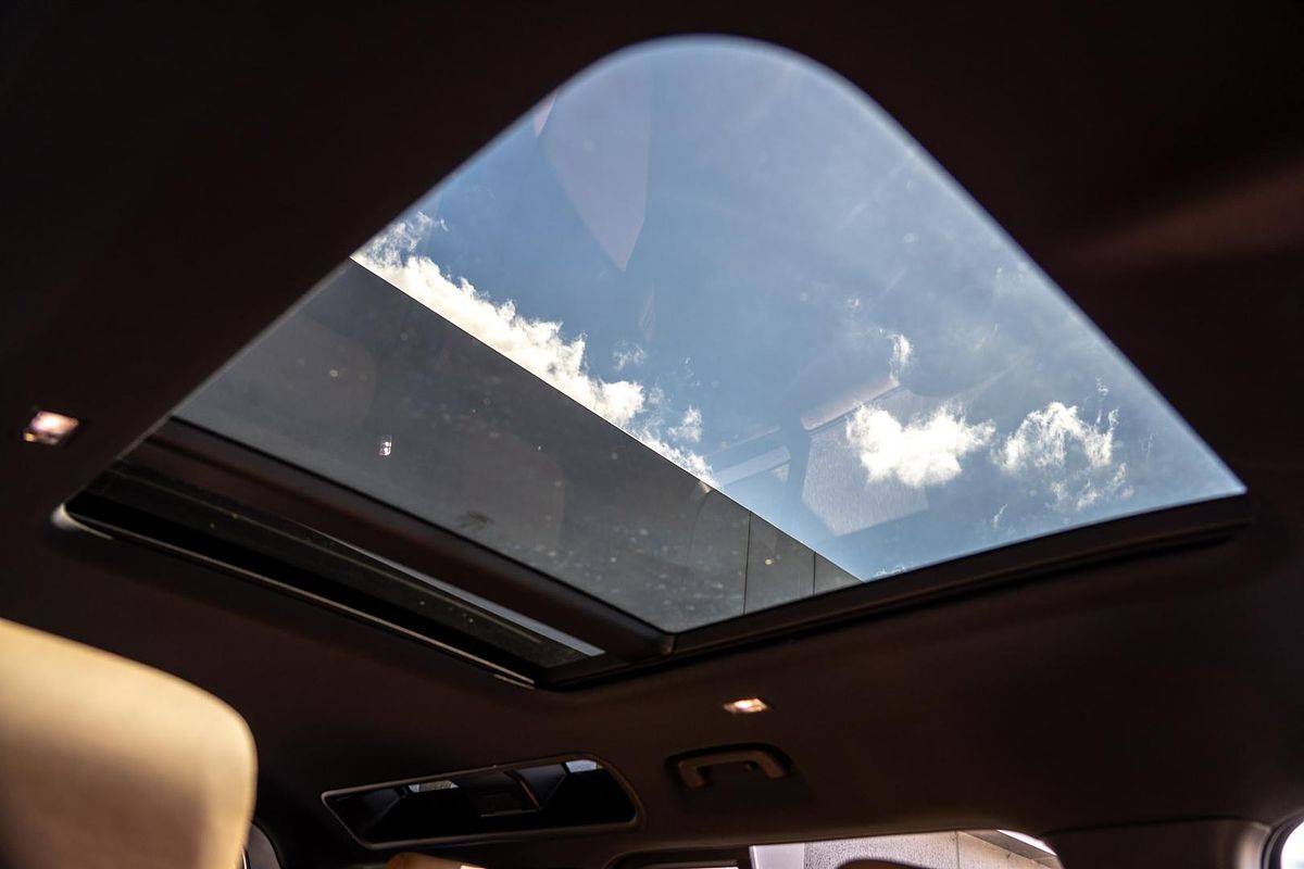 2025 Land Rover Defender 110 D350 X-Dynamic HSE L663