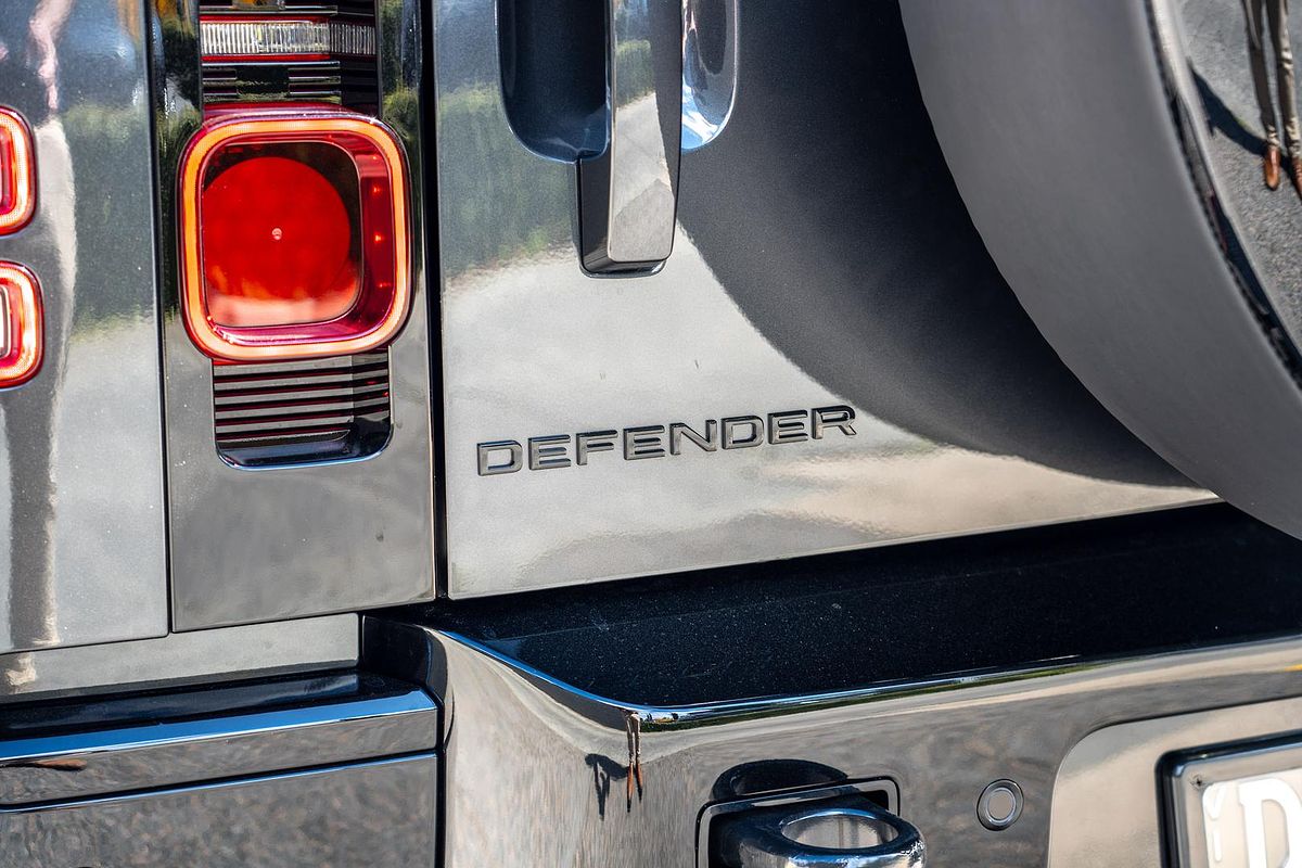 2025 Land Rover Defender 110 D350 X-Dynamic HSE L663