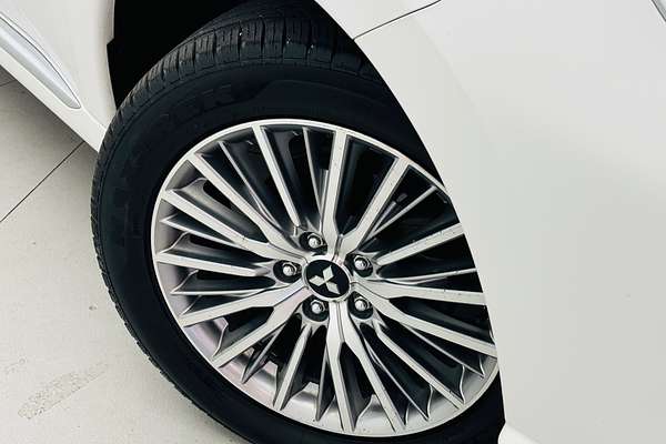 2020 Mitsubishi Outlander PHEV ES ZL