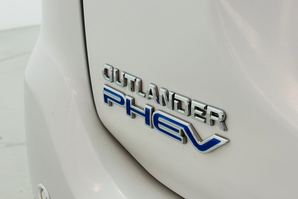 2020 Mitsubishi Outlander PHEV ES ZL