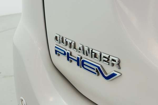 2020 Mitsubishi Outlander PHEV ES ZL