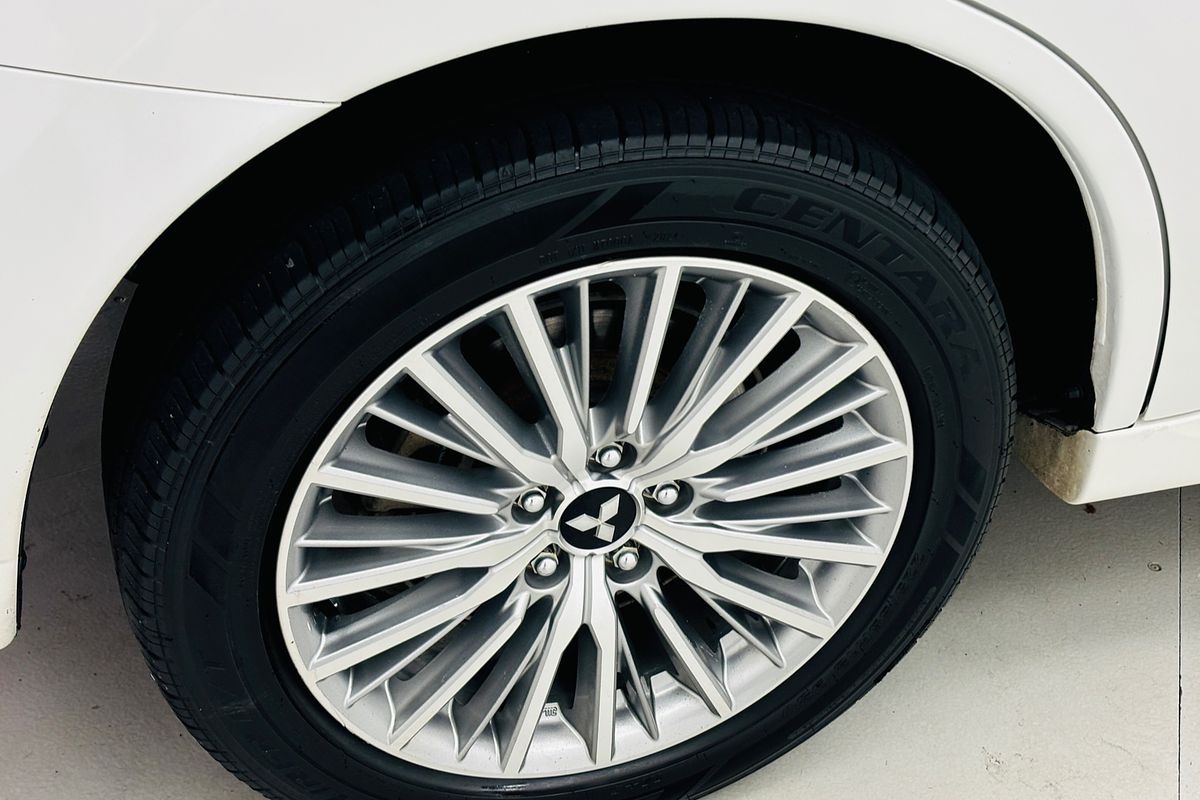 2020 Mitsubishi Outlander PHEV ES ZL