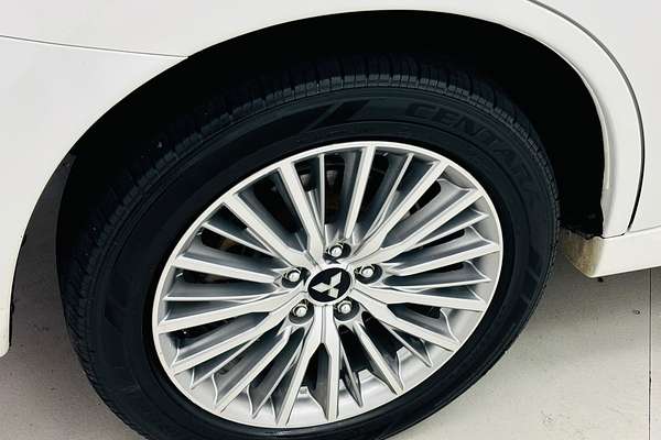 2020 Mitsubishi Outlander PHEV ES ZL