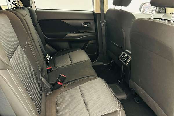 2020 Mitsubishi Outlander PHEV ES ZL