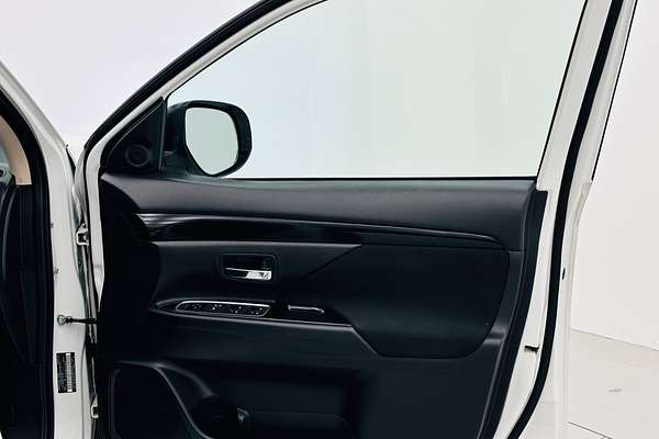 2020 Mitsubishi Outlander PHEV ES ZL