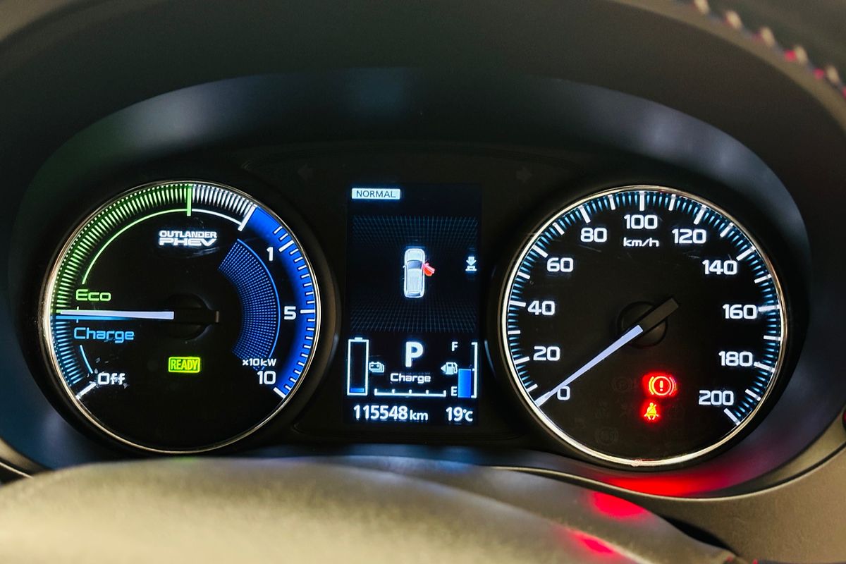 2020 Mitsubishi Outlander PHEV ES ZL