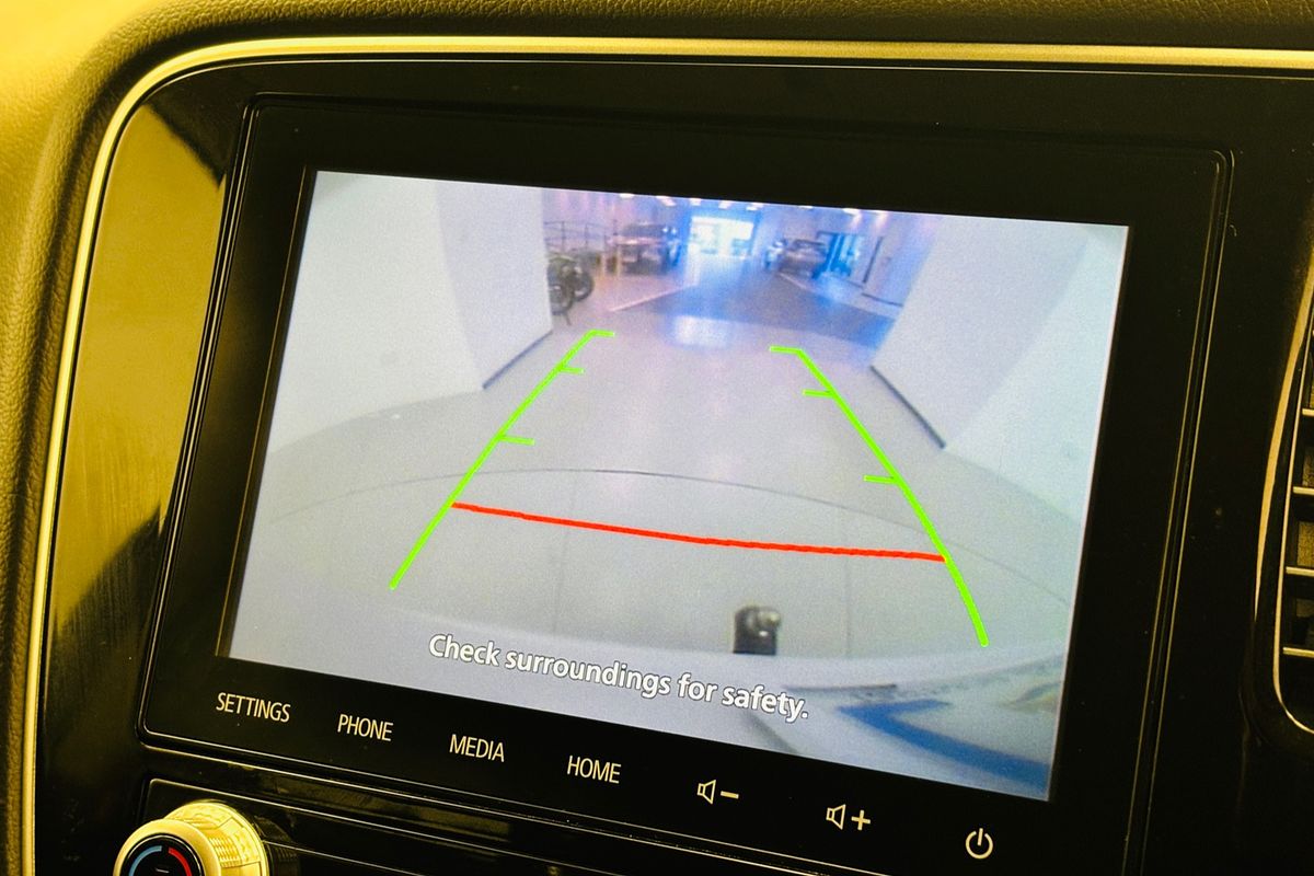 2020 Mitsubishi Outlander PHEV ES ZL