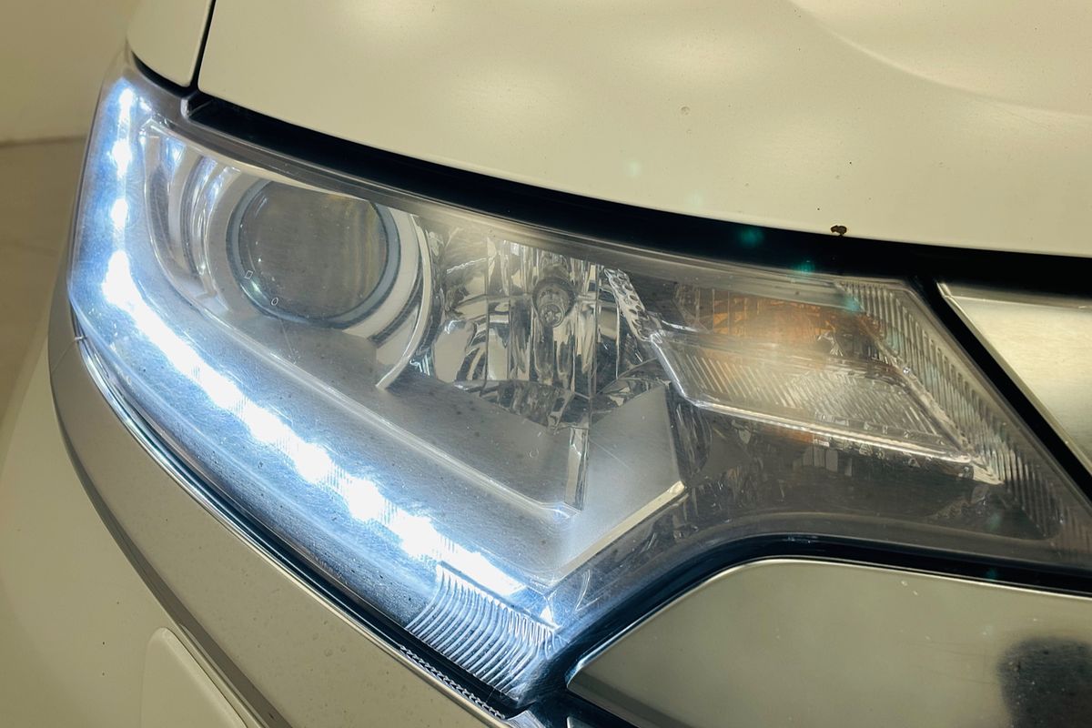 2020 Mitsubishi Outlander PHEV ES ZL